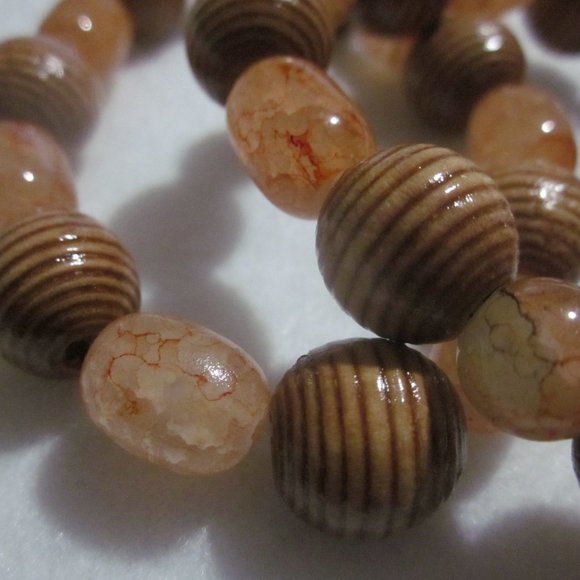 Wood & Natural Color Stretch Bracelet & Earring Set - Picture 5 of 5